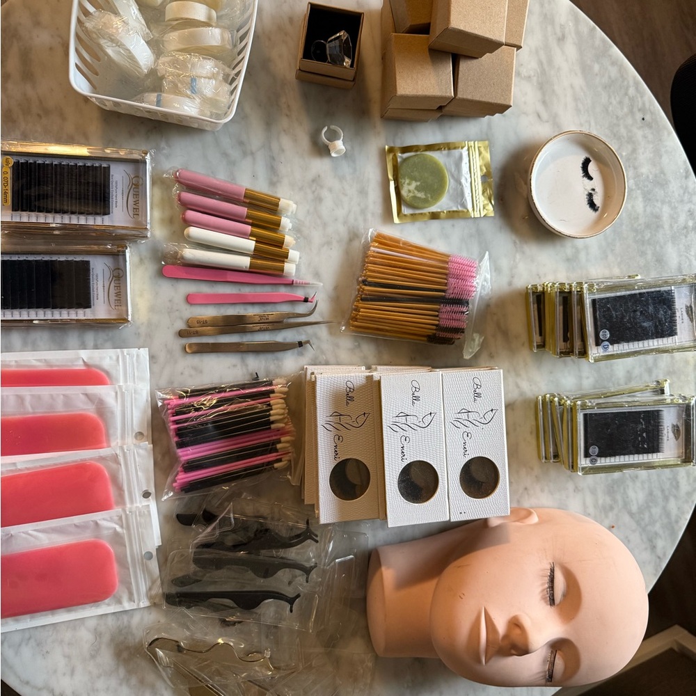 Eyelash Extension Kit with Practice Head